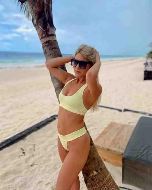 Charlotte, 25 ans