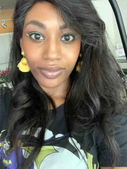 Inès, 32 ans