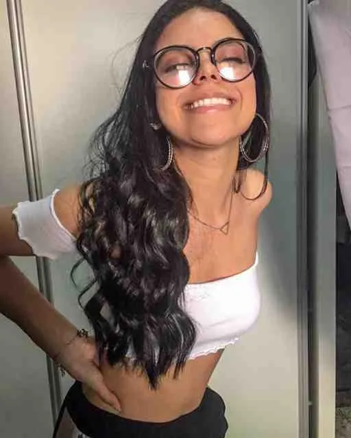 Inès, 24 ans