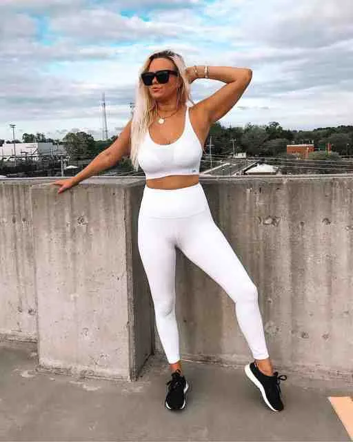 Léa, 25 ans