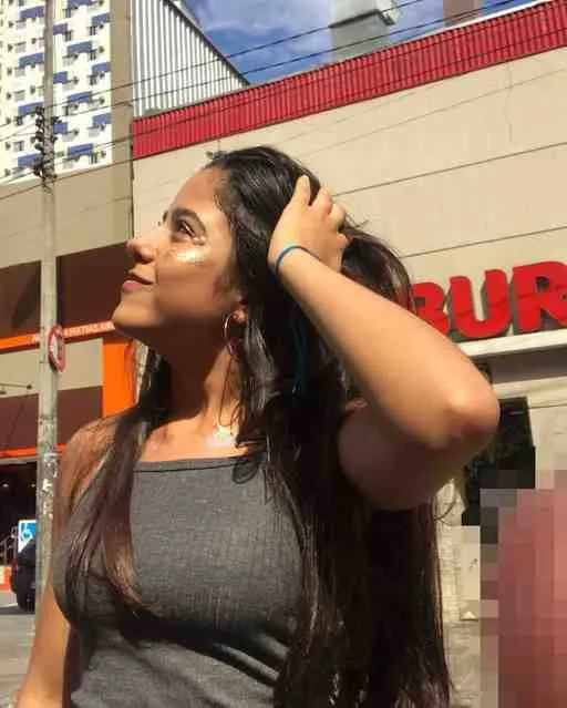 Inès, 30 ans