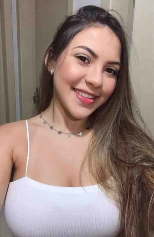 Inès, 25 ans