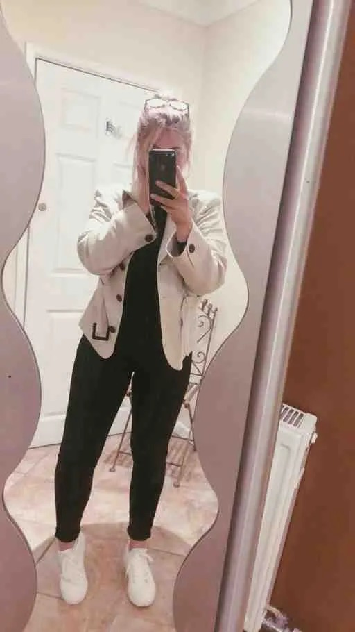 Cassandra, 28 ans
