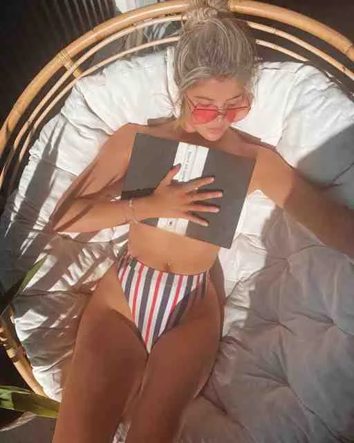 Inès, 28 ans